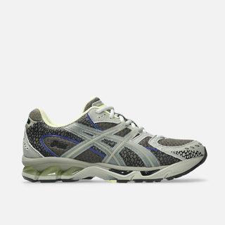 18 EAST X ASICS GEL NIMBUS 10.1 "CANTEEN / ABBEY STONE"