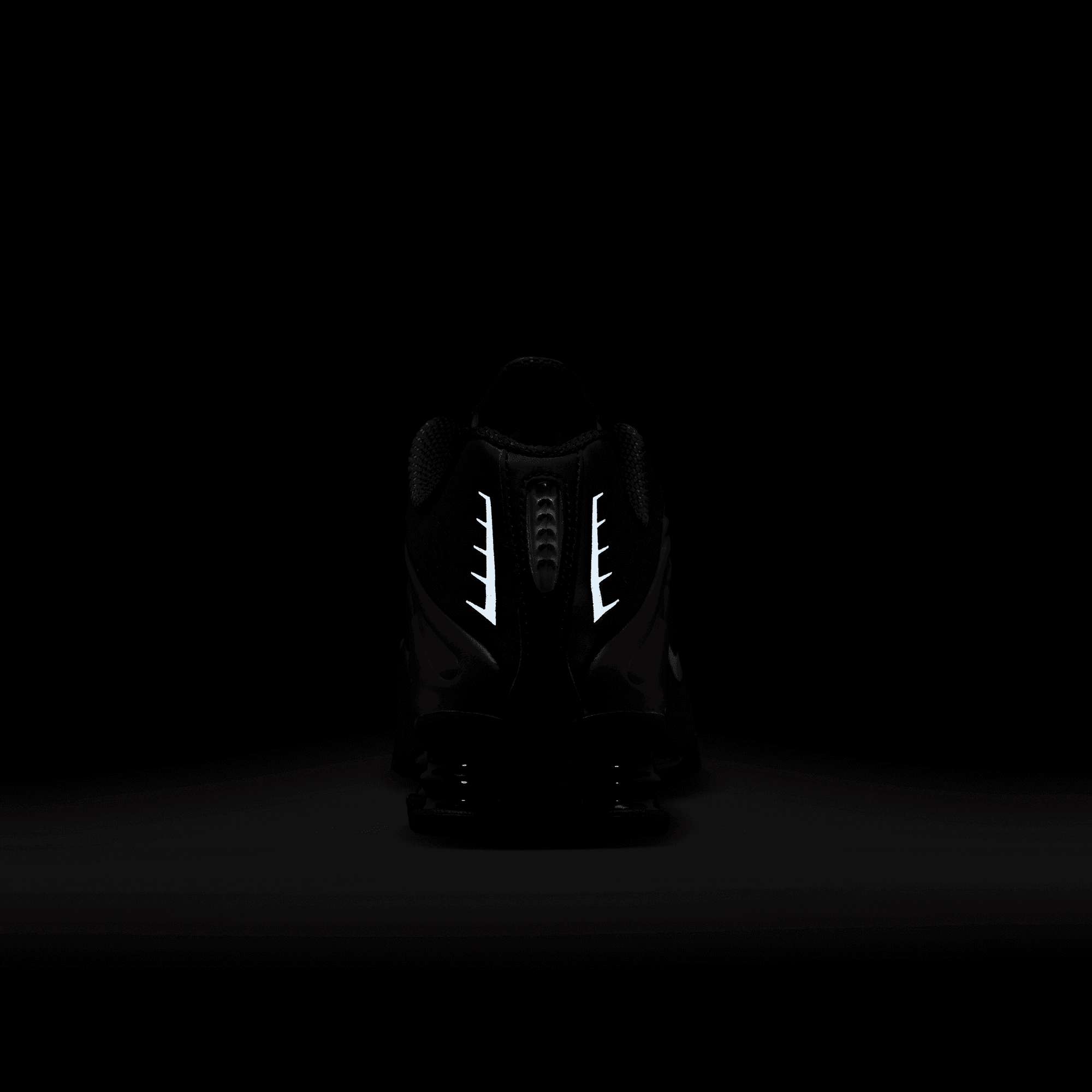 WMNS SHOX R4 - BLACK / TEAM RED – lapstoneandhammer.com WMNS SHOX R4 - BLACK / TEAM RED – lapstoneandhammer.com