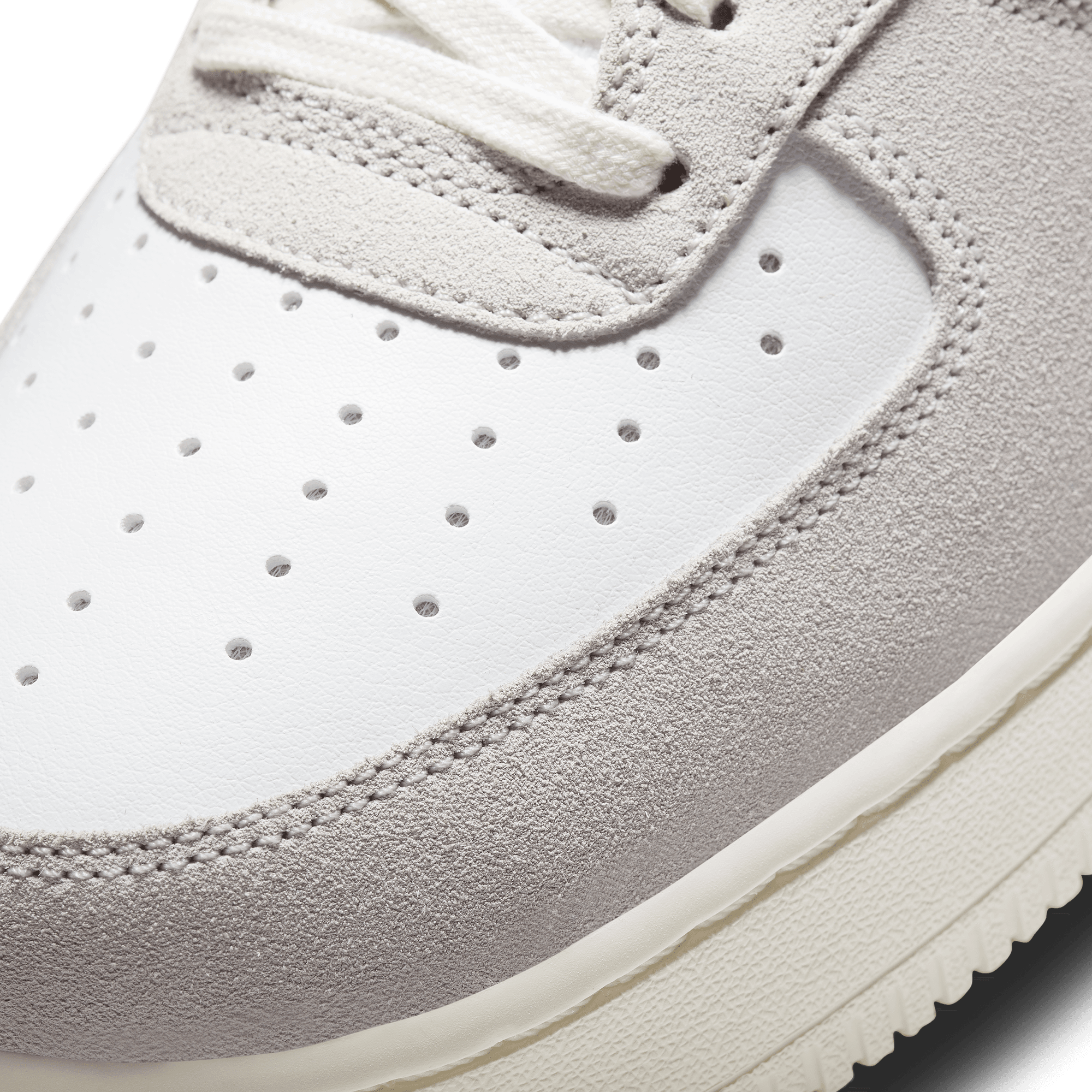 AIR FORCE 1 LV8 - WHITE / PLATINUM TINT