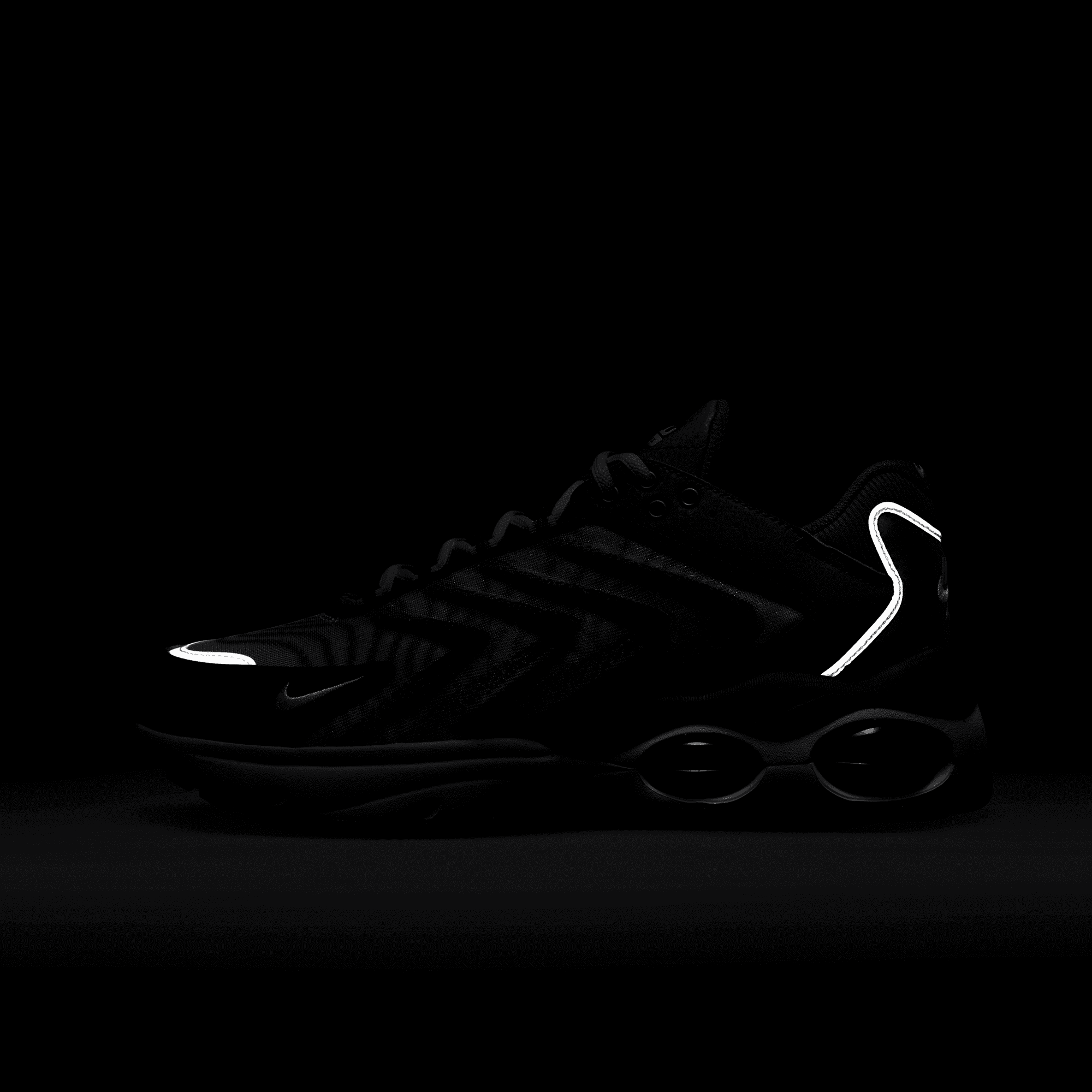 AIR MAX TW - BLACK / WHITE