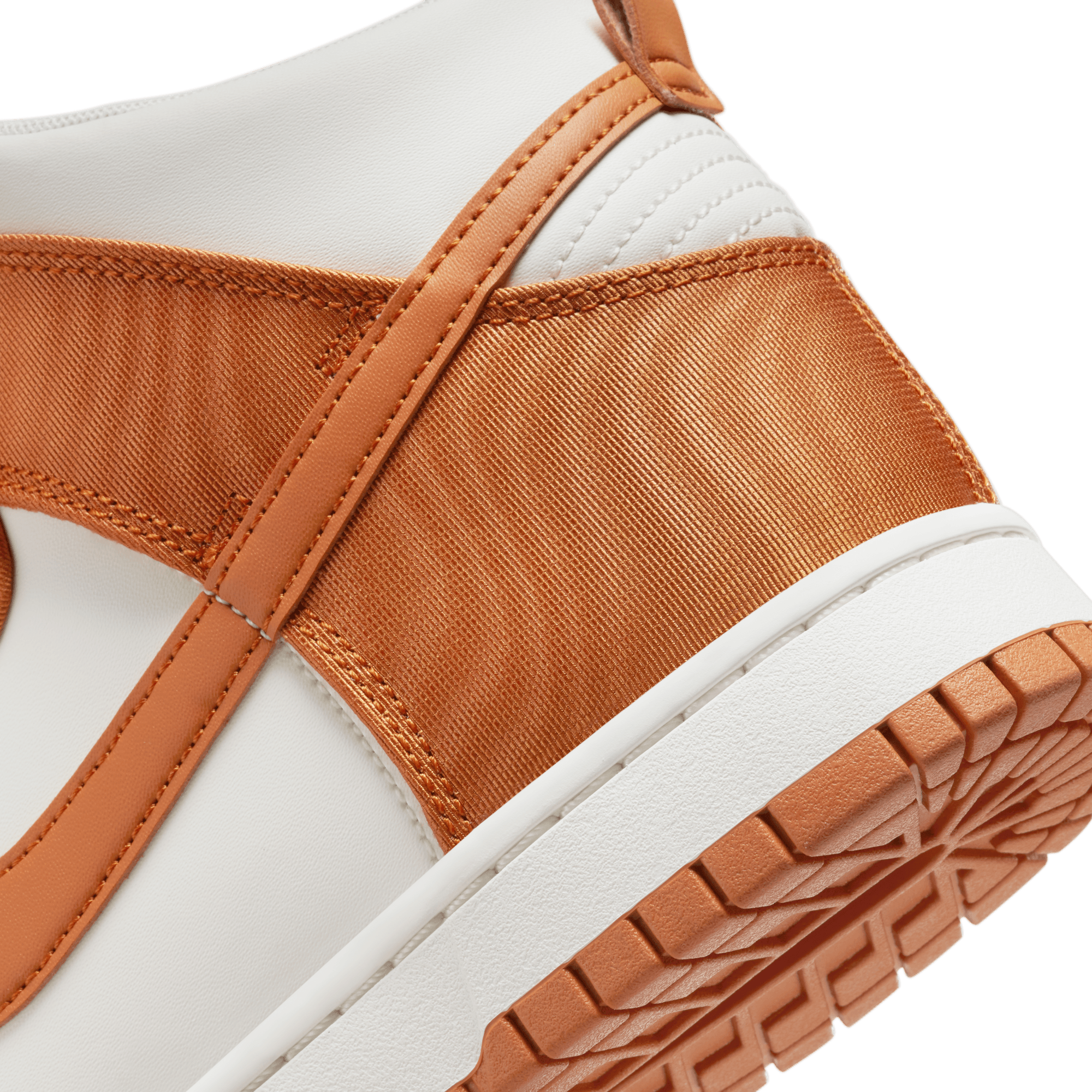 DUNK HIGH RETRO SE "MONARCH"