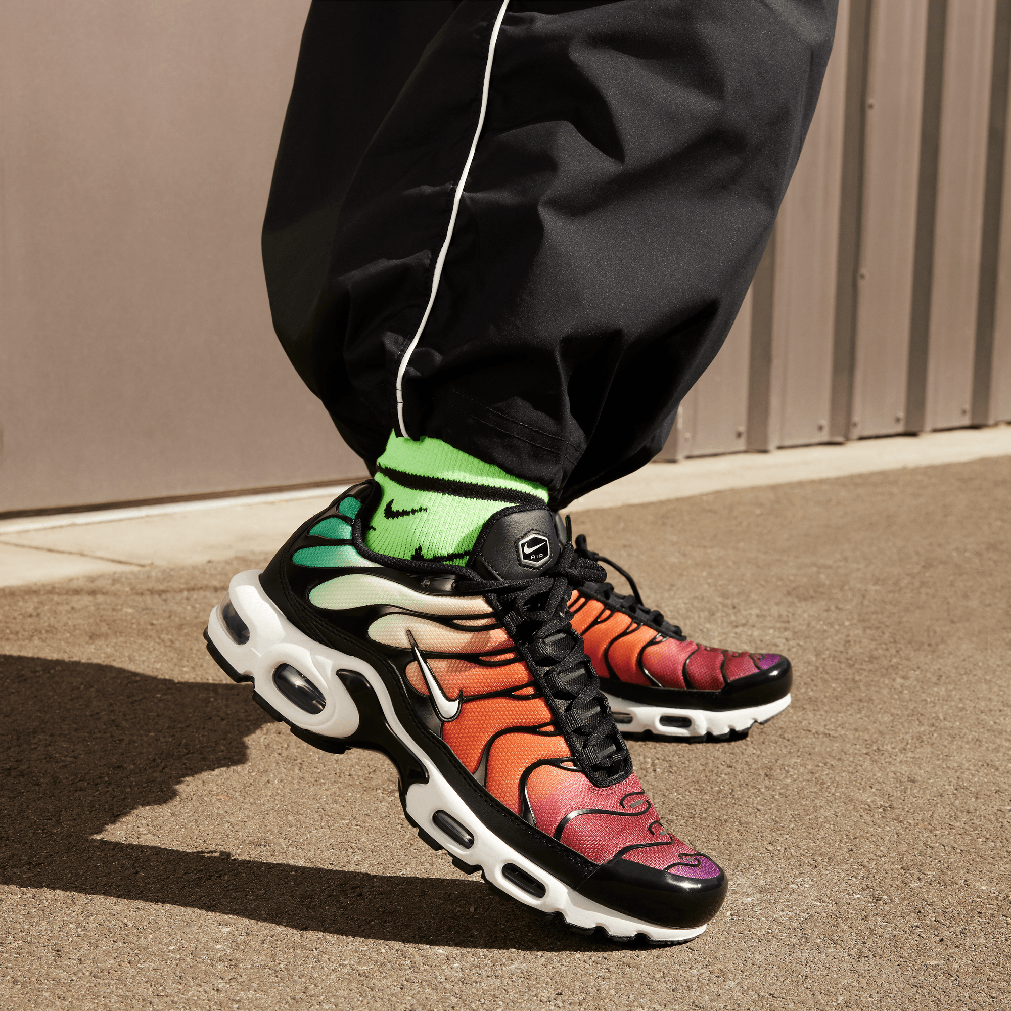 WMNS AIR MAX PLUS  WMNS AIR MAX PLUS