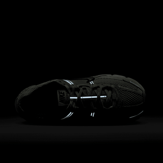 WMNS ZOOM VOMERO 5 - LIGHT SILVER / CHROME