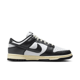 WMNS DUNK LOW VINTAGE "BLACK / WHITE"