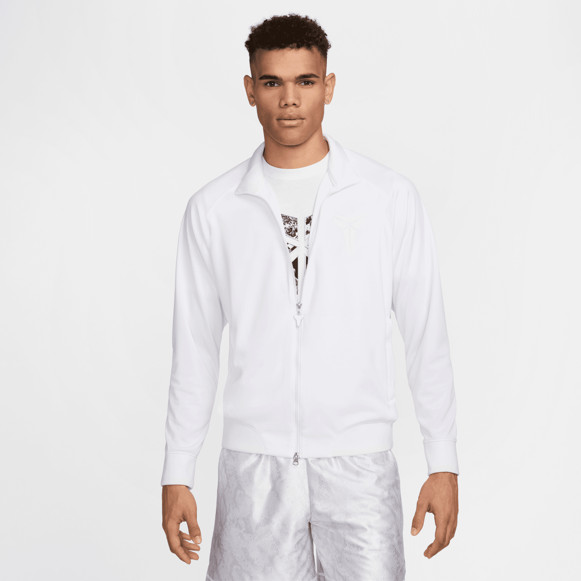 KOBE Dri-FIT STANDARD ISSUE BASKETBALL JACKET KOBE Dri-FIT STANDARD ISSUE BASKETBALL JACKET