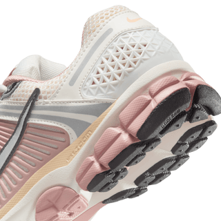 WMNS ZOOM VOMERO 5 - SAIL / PARTICLE PINK