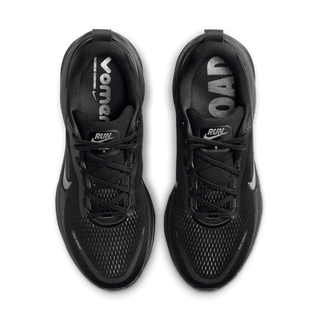 VOMERO 18 - BLACK / DARK SMOKE GREY