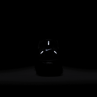 VOMERO 18 - BLACK / DARK SMOKE GREY