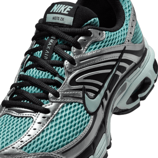 WMNS AIR MAX MOTO 2K - CANNON / GREEN HAZE / METALLIC SILVER