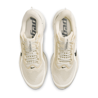 PEGASUS PREMIUM - PALE IVORY / JADE HORIZON