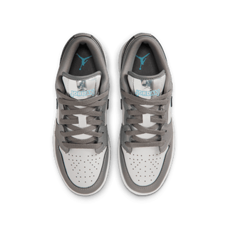 AIR JORDAN 1 LOW SE (GS) - PHOTON DUST / BLUE CHILL