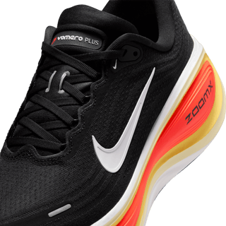 VOMERO PLUS - BLACK / BRIGHT CRIMSON