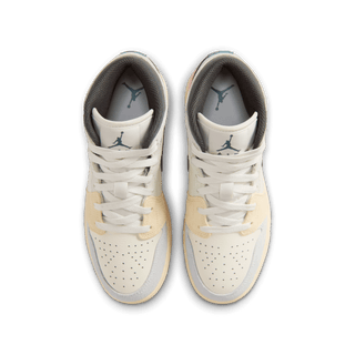 AIR JORDAN 1 MID SE (GS) "SAIL / ICED JADE"