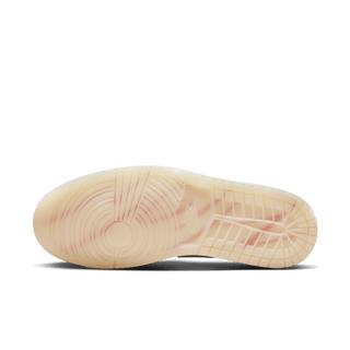 AIR JORDAN 1 RETRO HIGH OG "SAIL / Pale Ivory"