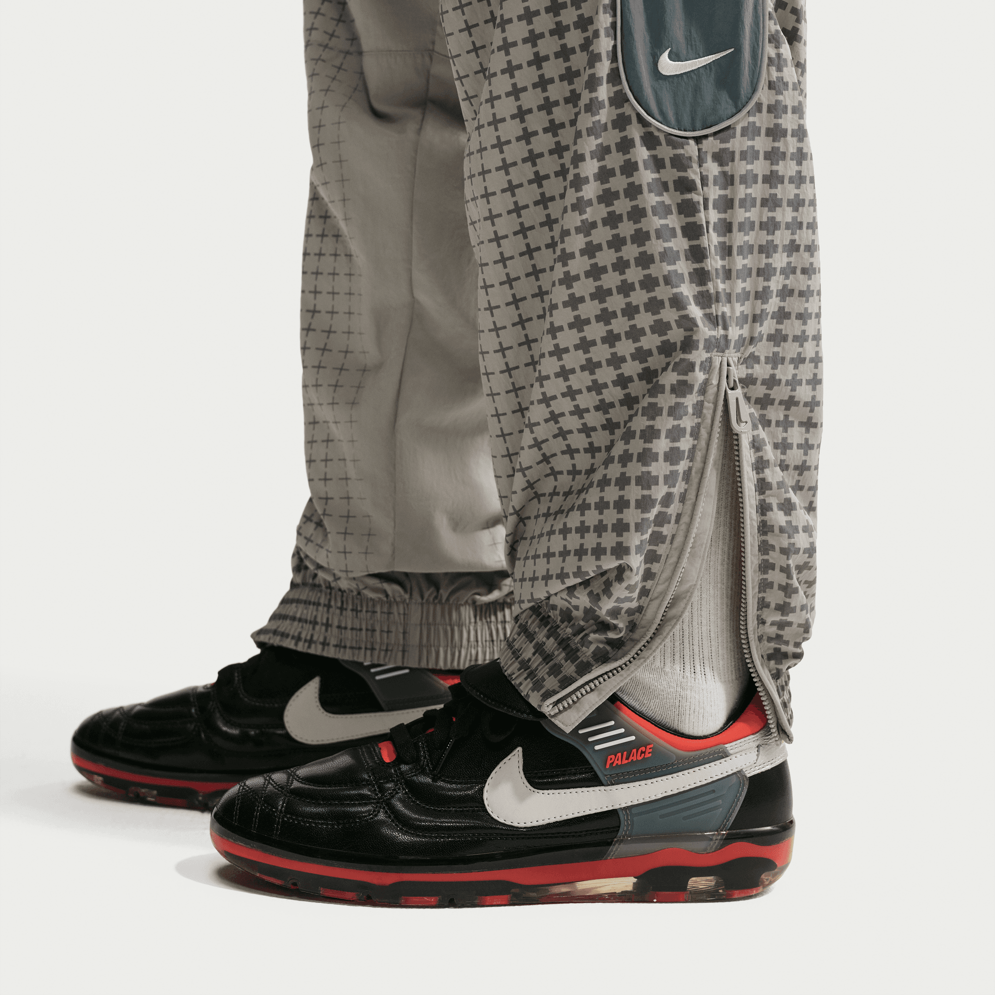 ENGLAND X PALACE X NIKE ENGLAND X PALACE X NIKE