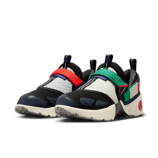 WMNS TRUNNER LX "RARE AIR"