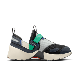 WMNS TRUNNER LX "RARE AIR"