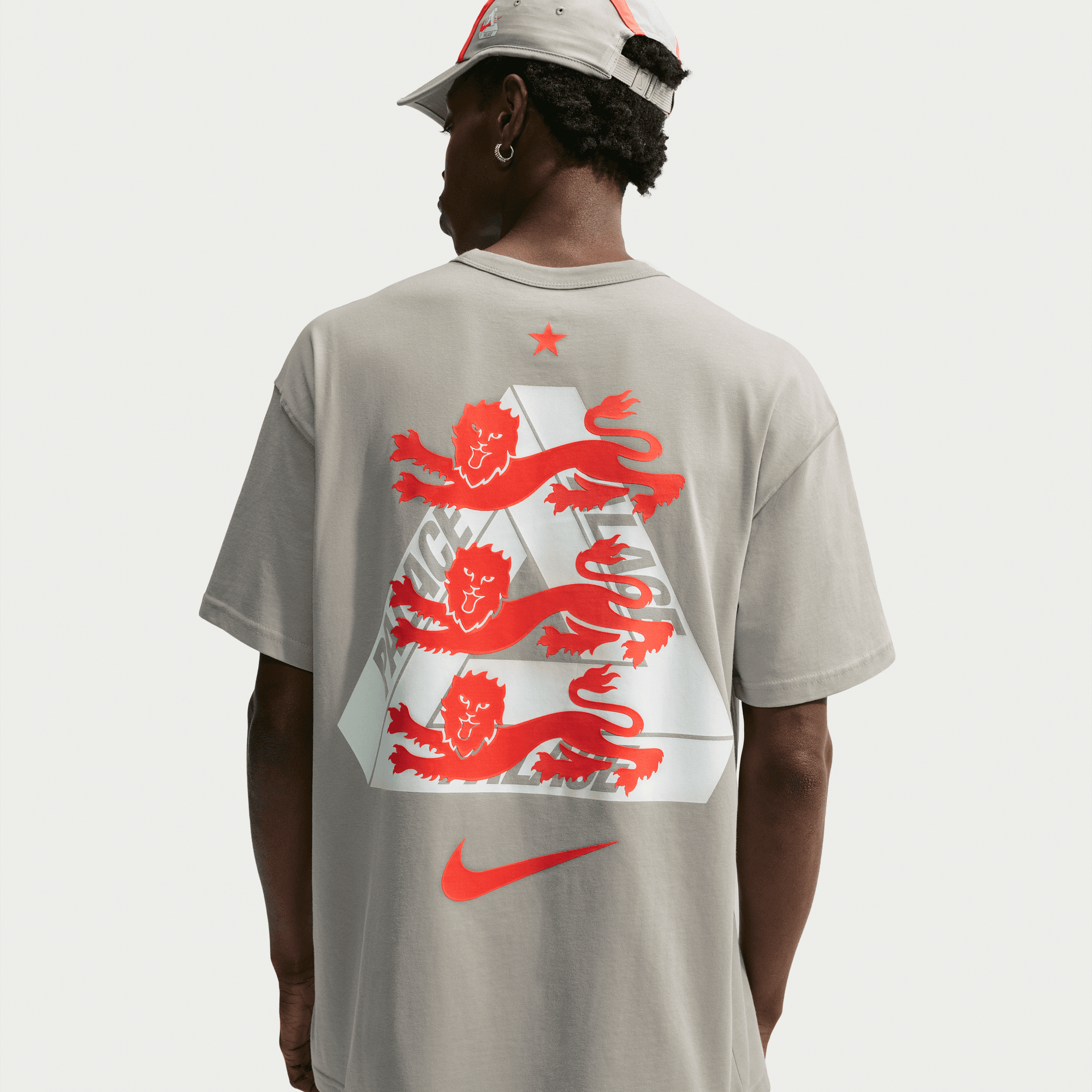 ENGLAND X PALACE X NIKE ENGLAND X PALACE X NIKE