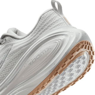 VOMERO PLUS SPECKLE "VAST GREY"