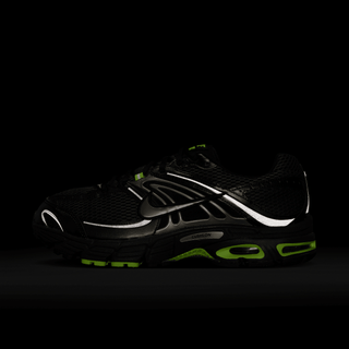 AIR MAX MOTO 2K - BLACK / METALLIC PEWTER / VOLT