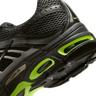 AIR MAX MOTO 2K - BLACK / METALLIC PEWTER / VOLT