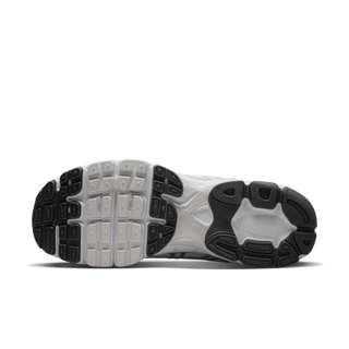 AIR MAX MOTO 2K - WHITE / BLACK