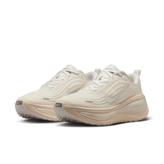 WMNS VOMERO PLUS - SUMMIT WHITE / PHANTOM