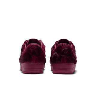 AIR FORCE 1 QS "PONY HAIR TEAM RED"