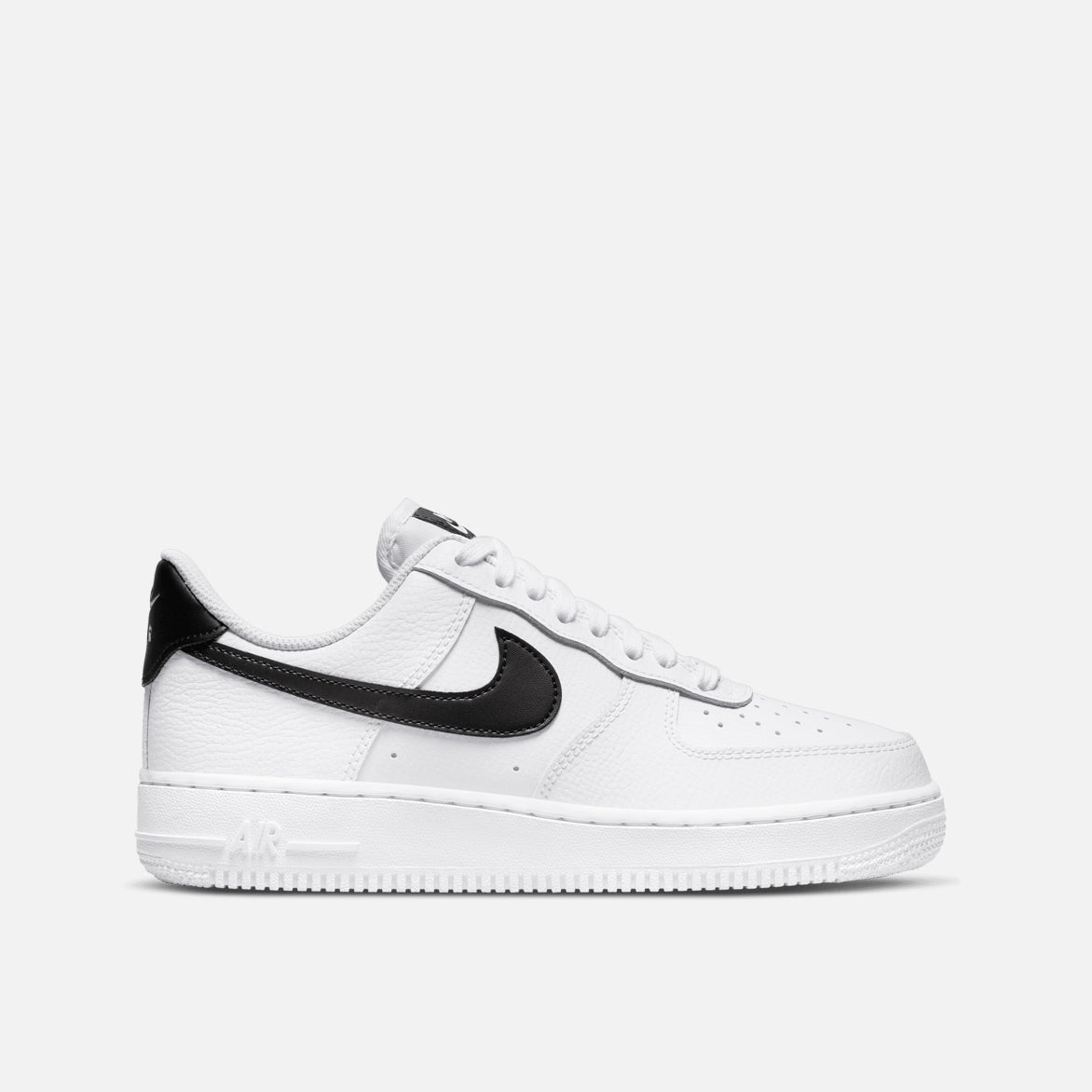 WMNS AIR FORCE 1 `07 - WHITE / BLACK