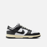 WMNS DUNK LOW VINTAGE "BLACK / WHITE"