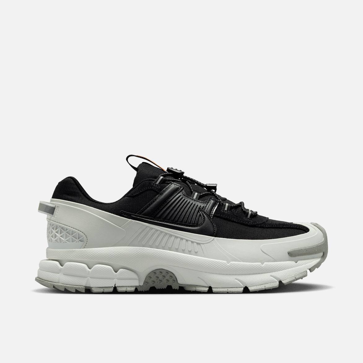 ZOOM VOMERO ROAM - BLACK / LIGHT SILVER – lapstoneandhammer.com