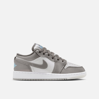 AIR JORDAN 1 LOW SE (GS) - PHOTON DUST / BLUE CHILL