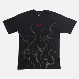 STRANGER THINGS X NIKE MAX90 TEE - OFF NOIR / UNIVERSITY RED