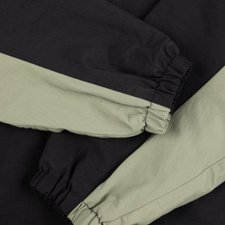 TECH WINDBREAKER - BLACK