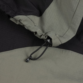 TECH WINDBREAKER - BLACK