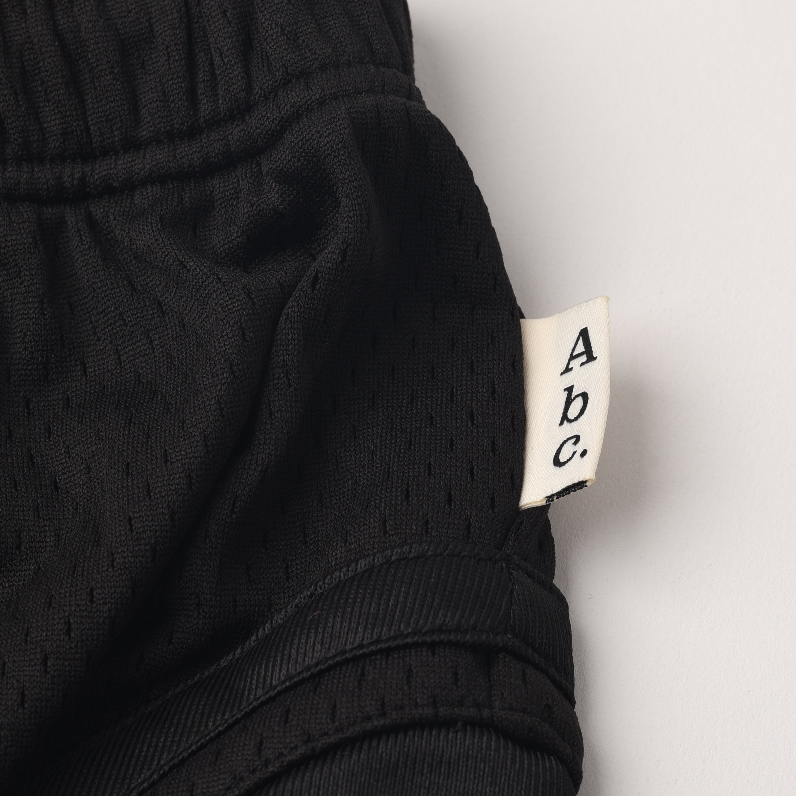 ABC.123. MESH SATIN BASKETBALL SHORTS - BLACK