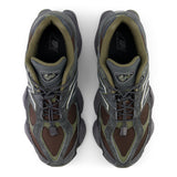 9060 - BLACKTOP / DARK MOSS