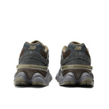 9060 - BLACKTOP / DARK MOSS