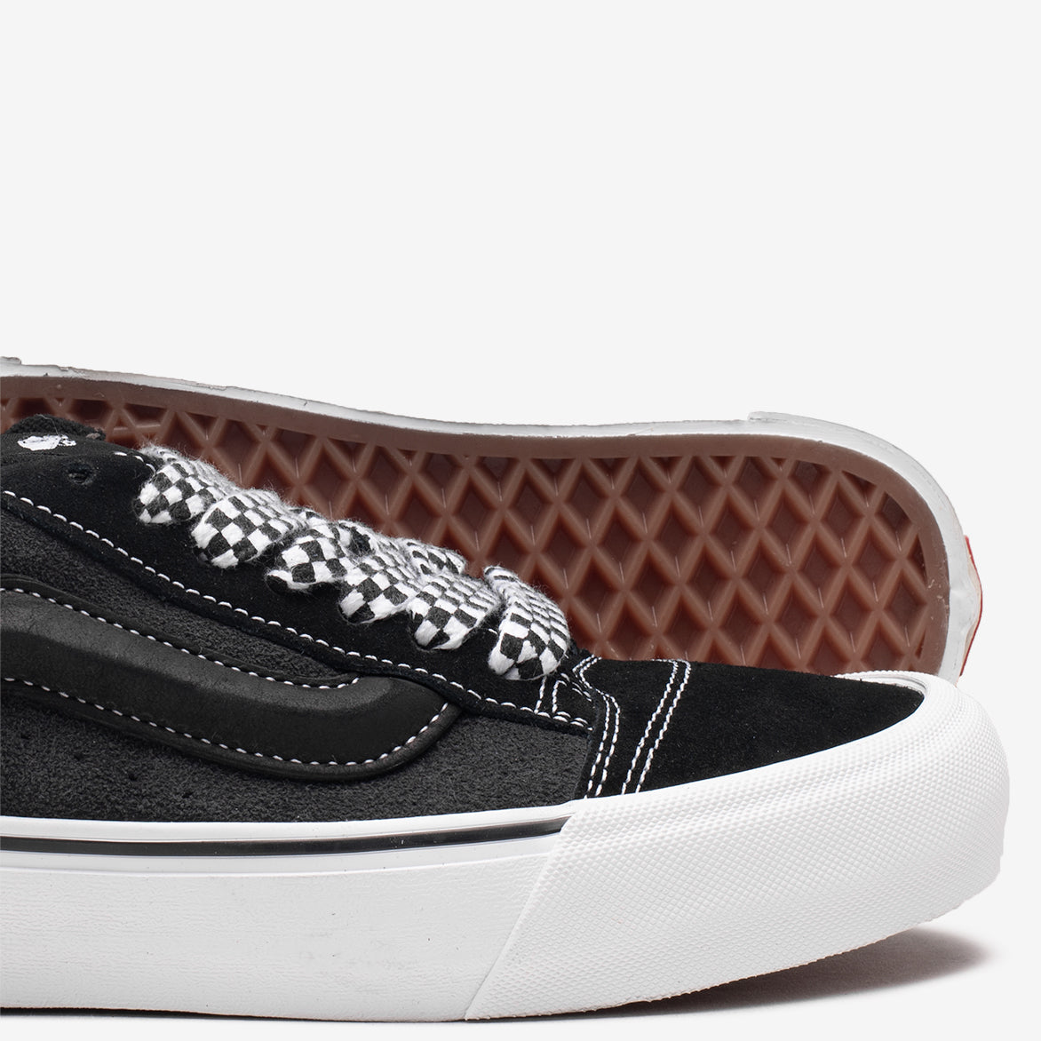 KNU SKOOL VIT LX - BLACK / CHARCOAL