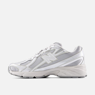 740 - METALLIC SILVER 877 C