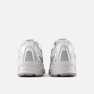 740 - METALLIC SILVER 877 C