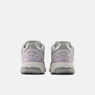 1906R (GS) - SILVER METALLIC / MILK VIOLET