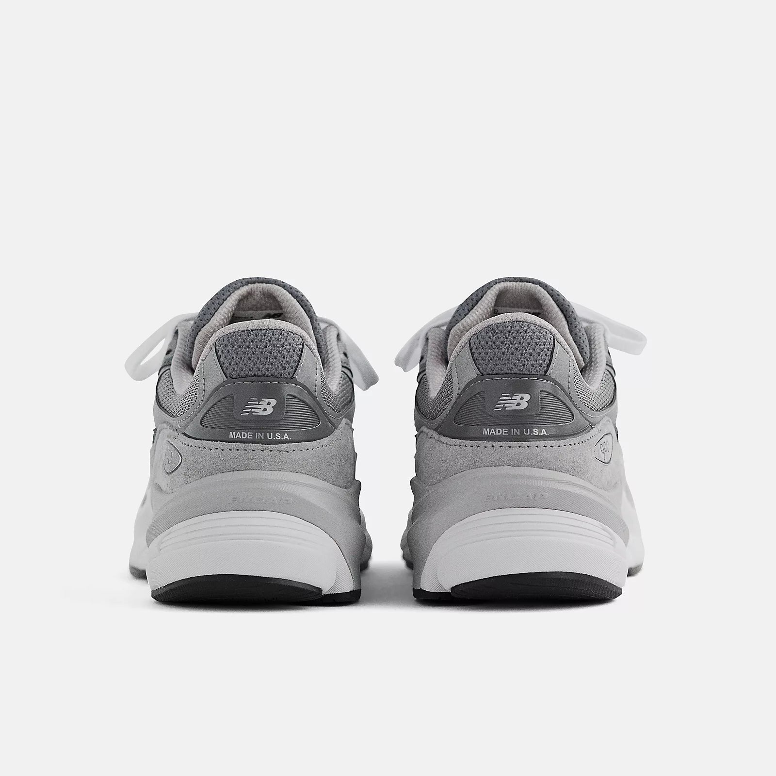 WMNS MADE IN USA 990V6 - GREY