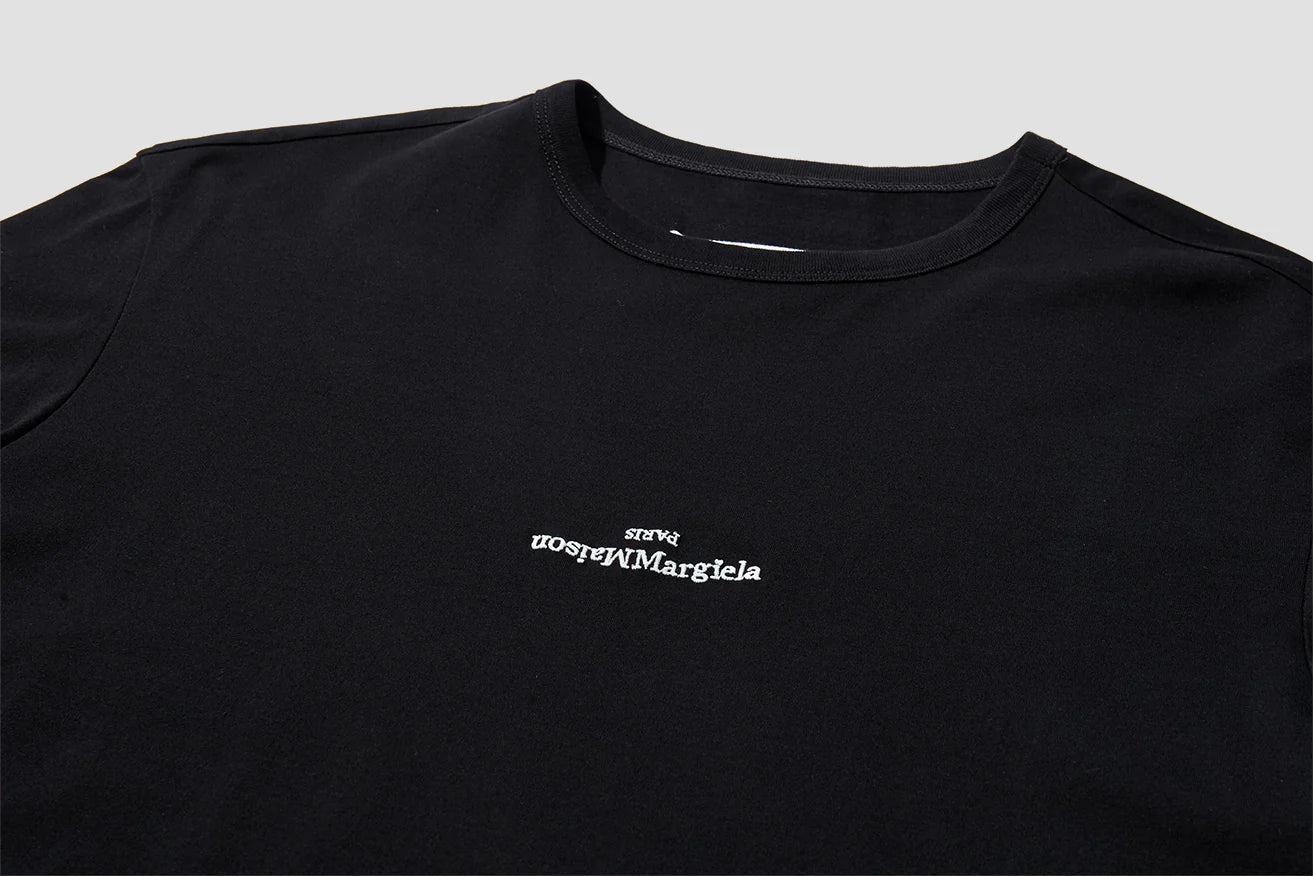 UPSIDE DOWN LOGO TEE - BLACK