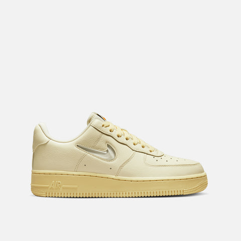 WMNS AIR FORCE 1 `07 LX "COCONUT MILK"