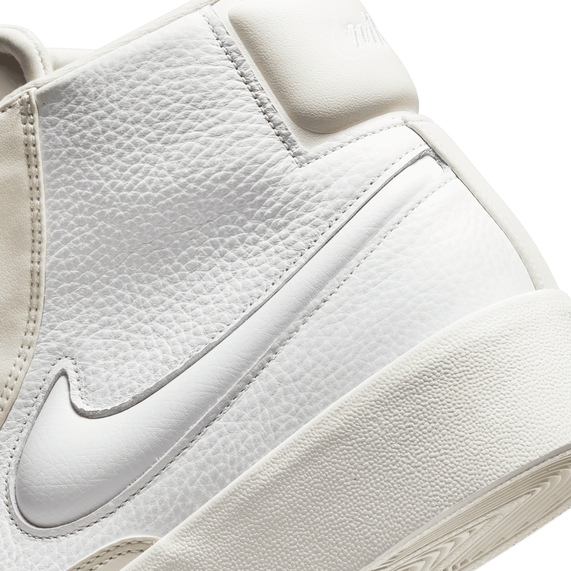 WMNS BLAZER MID VICTORY - SUMMIT WHITE