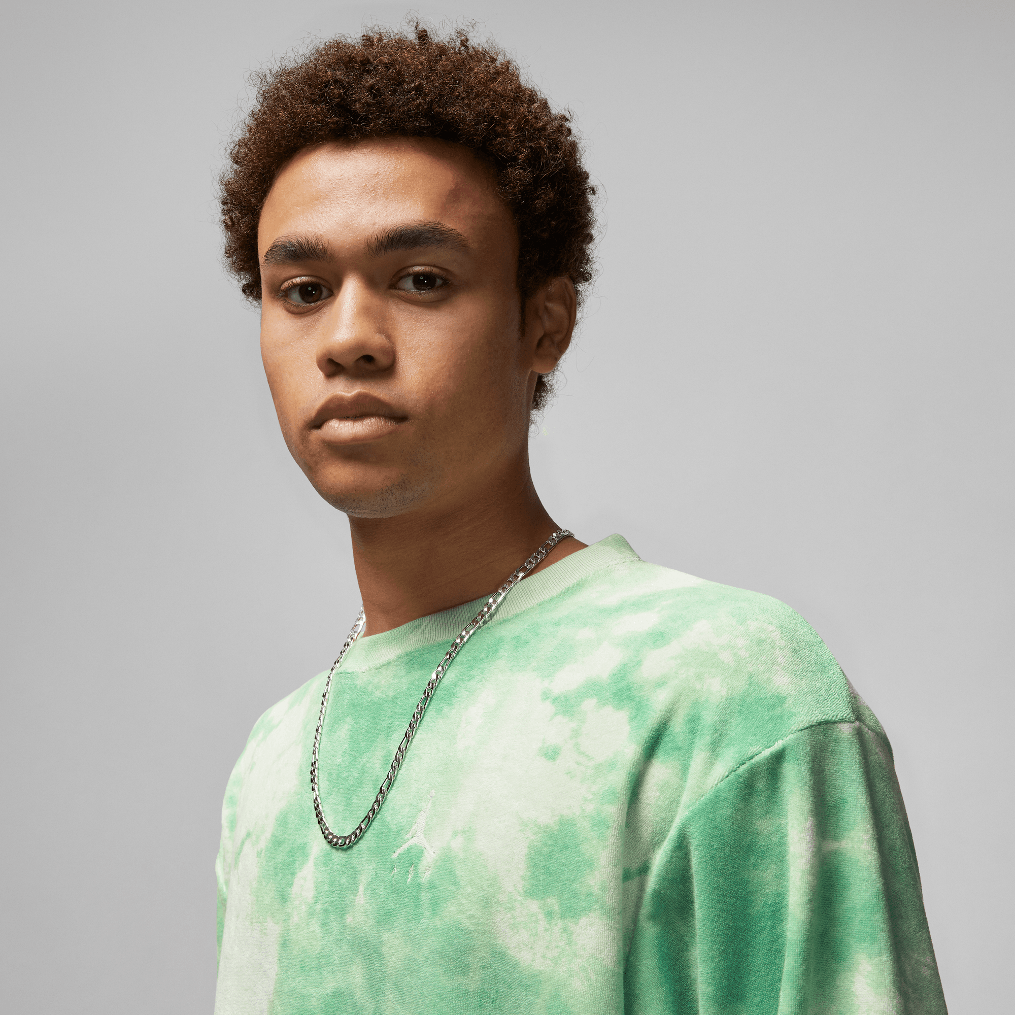J BALVIN X JORDAN CREW - JADE AURA / ENAMEL GREEN J BALVIN X JORDAN CREW - JADE AURA / ENAMEL GREEN