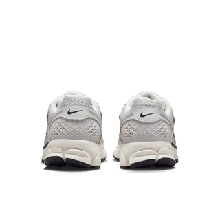 WMNS ZOOM VOMERO 5 "PHOTON DUST"