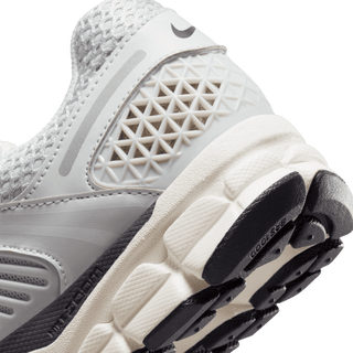 WMNS ZOOM VOMERO 5 "PHOTON DUST"