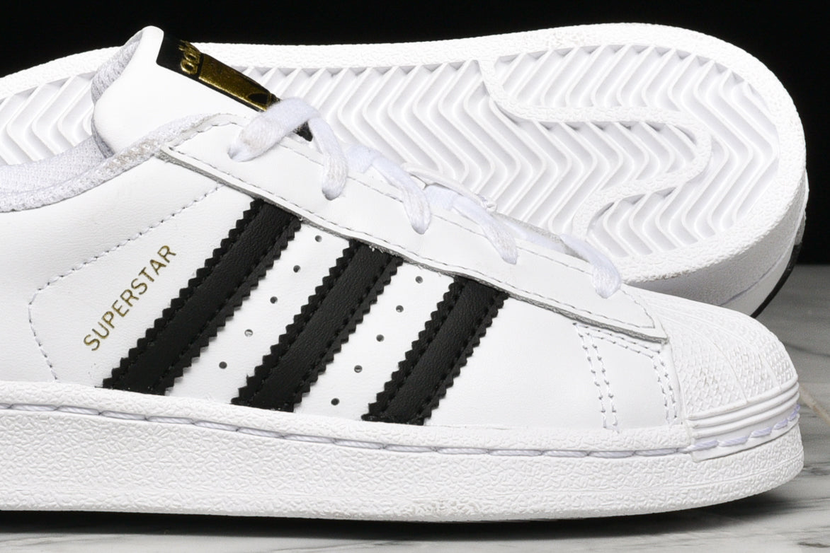 SUPERSTAR (PS) - WHITE / BLACK lapstoneandhammer.com SUPERSTAR (PS) - WHITE / BLACK lapstoneandhammer.com